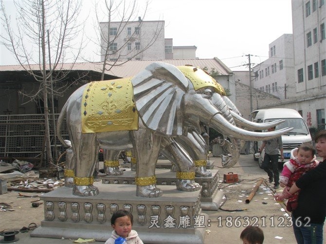 不銹鋼大象廣場景觀雕塑