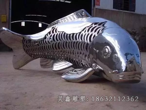 不銹鋼抽象魚(yú)庭院景觀雕塑