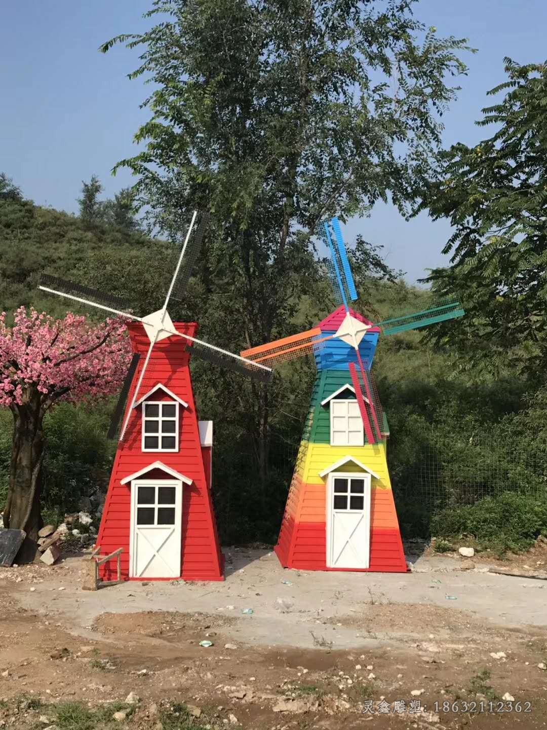 不銹鋼彩繪風車校園景觀雕塑