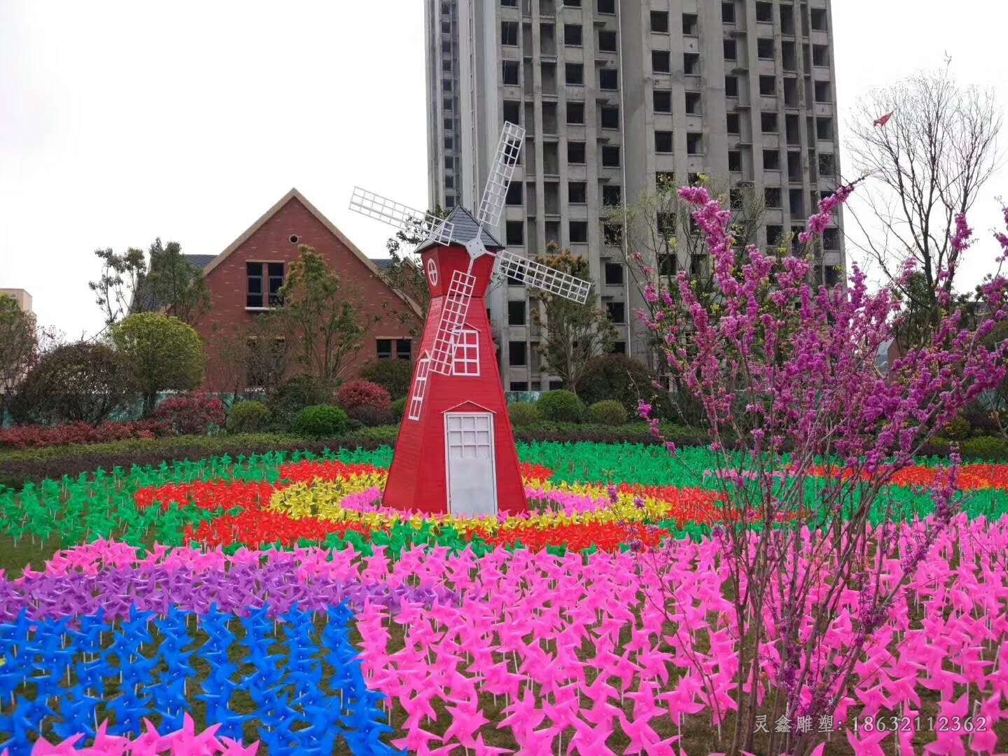 不銹鋼彩繪風車公園景觀雕塑