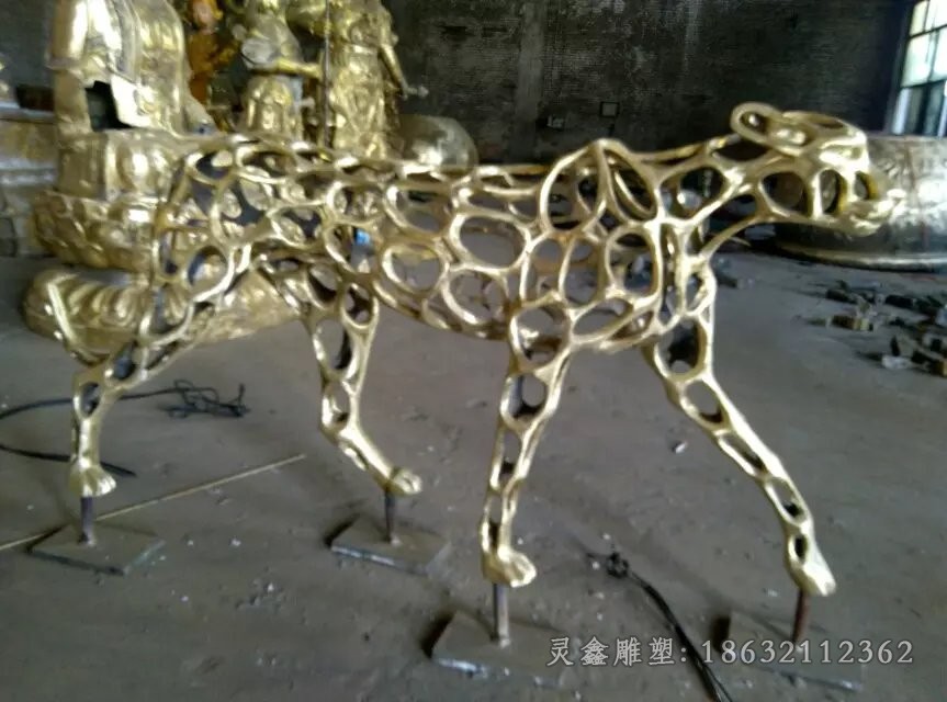 鏤空豹子動(dòng)物景觀銅雕