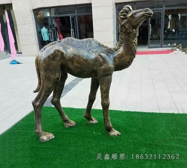 動物駱駝街邊景觀銅雕