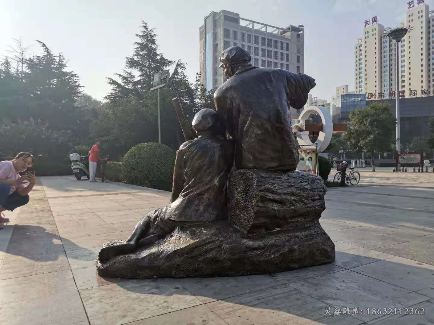 吹笛子紅軍人物校園銅雕