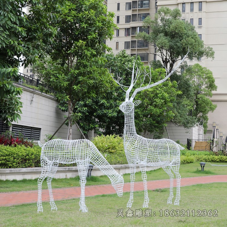 鏤空情侶鹿小區(qū)不銹鋼雕塑