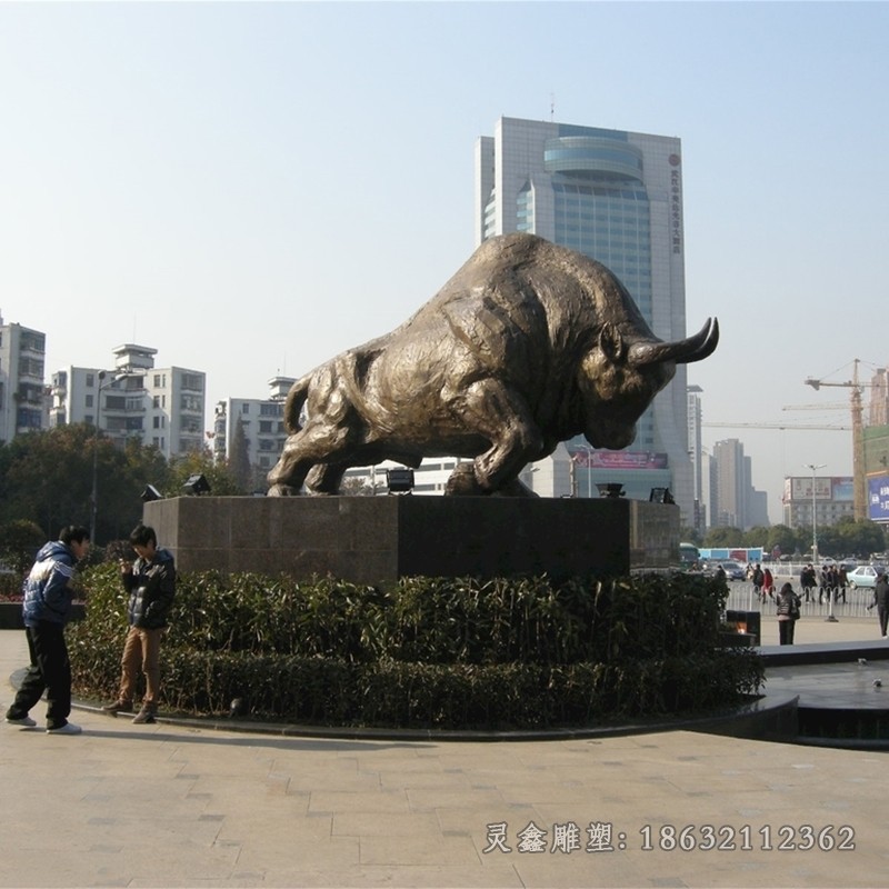 抽象牛小區(qū)景觀銅雕