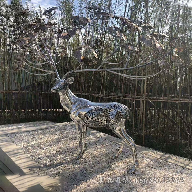 不銹鋼鏤空鹿公園景觀雕塑